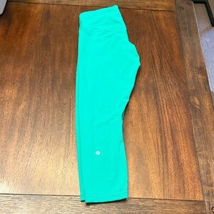 Women's Lululemon Kelly Green  Capri Leggings